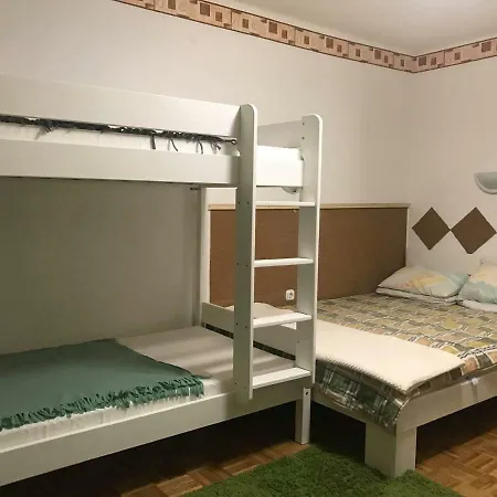 Kaposvari Tarsasudulo Apartament *