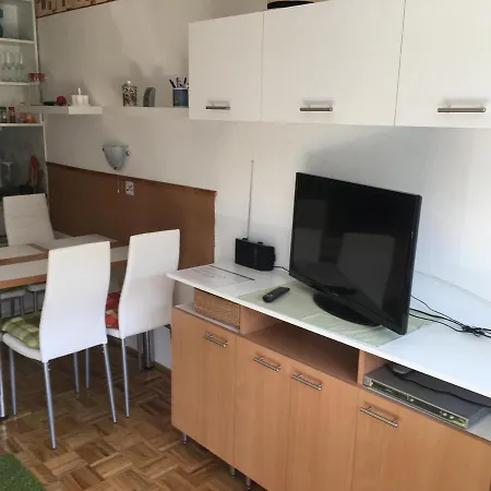 Kaposvari Tarsasudulo Apartament *
